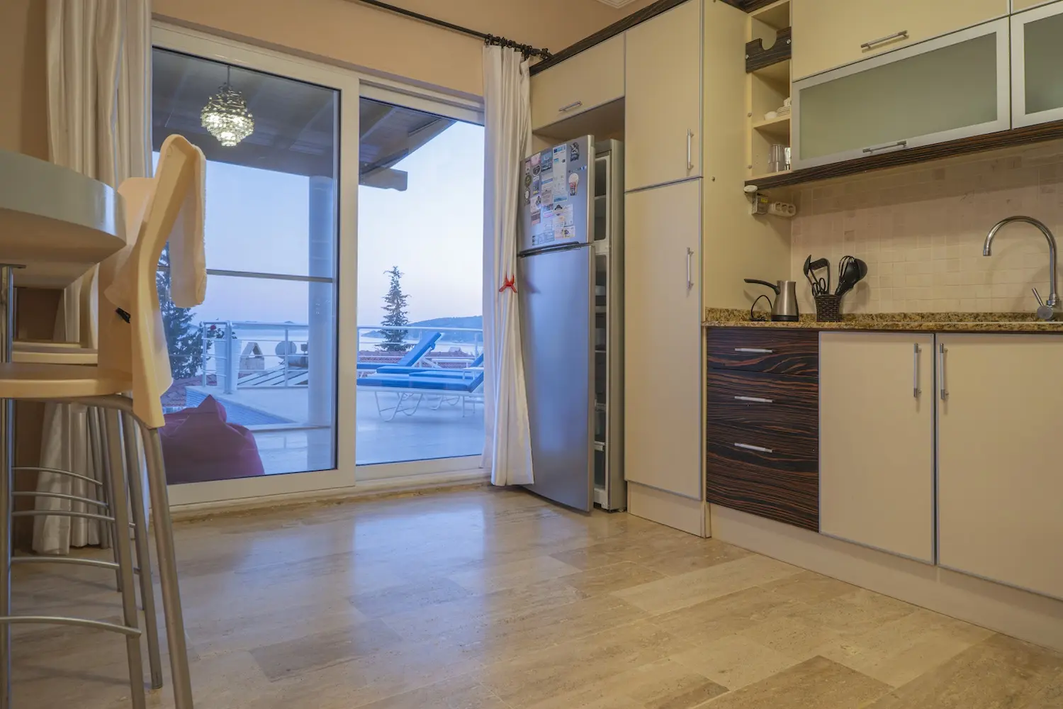 Fitted kitchen